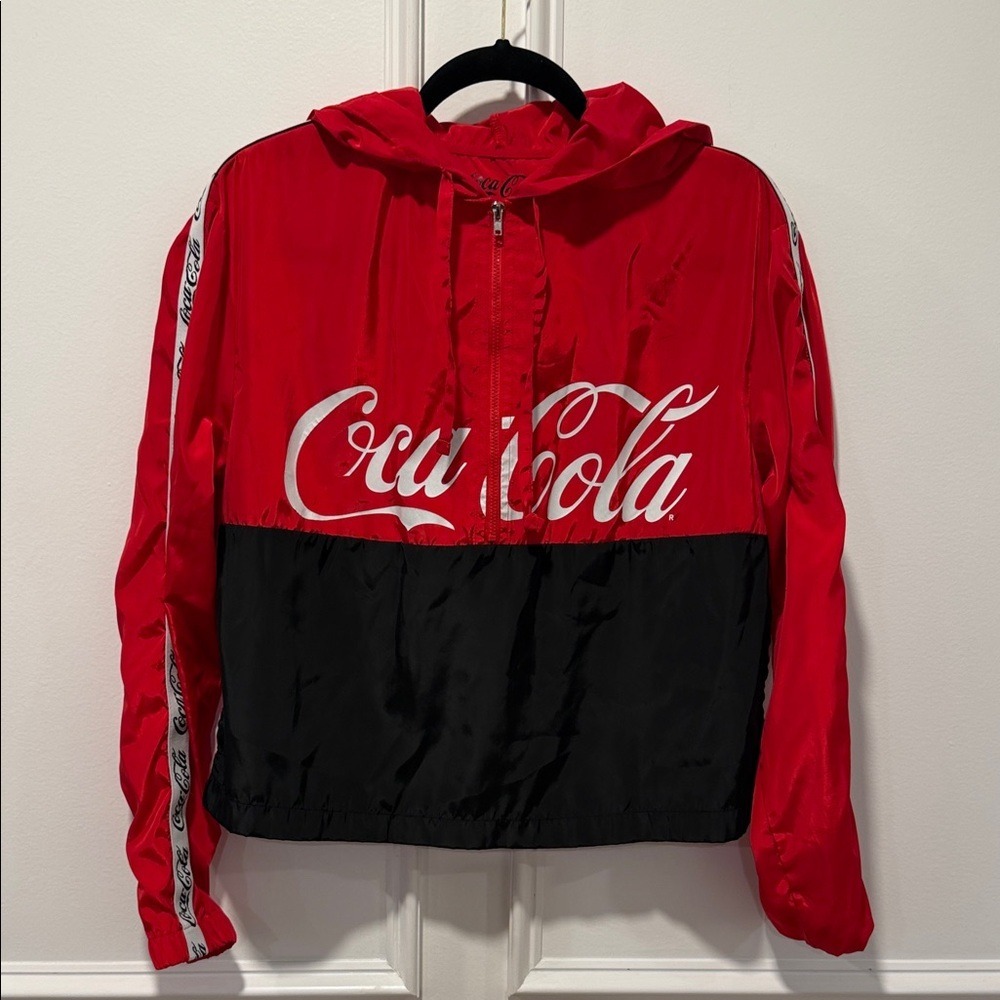 Coca-Cola Red Black Colorblock Windbreaker Hoodie M Logo Tape Sleeves‎ Crop
